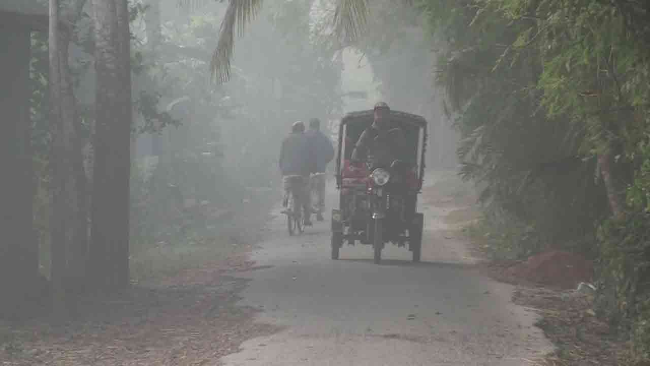 শীতে কৃষকসহ খেটে খাওয়া মানুষগুলোর দিন কাটছে কষ্টে