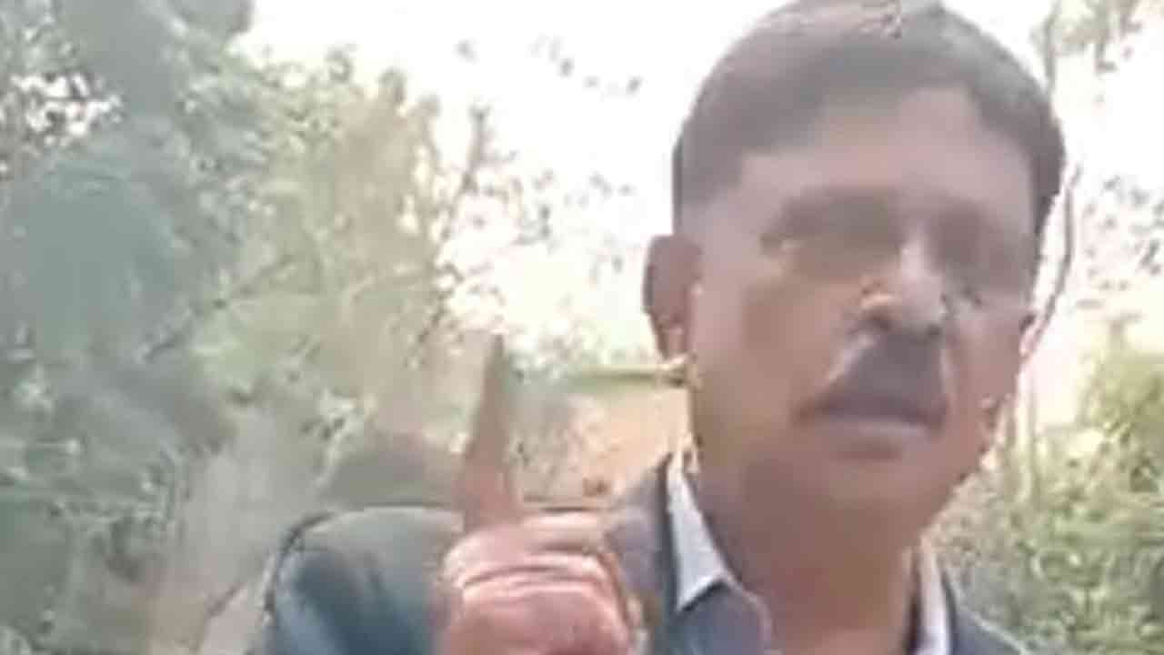 হাত কেটে নেওয়ার হুমকিদাতা সেই নেতার বিরুদ্ধে মামলা