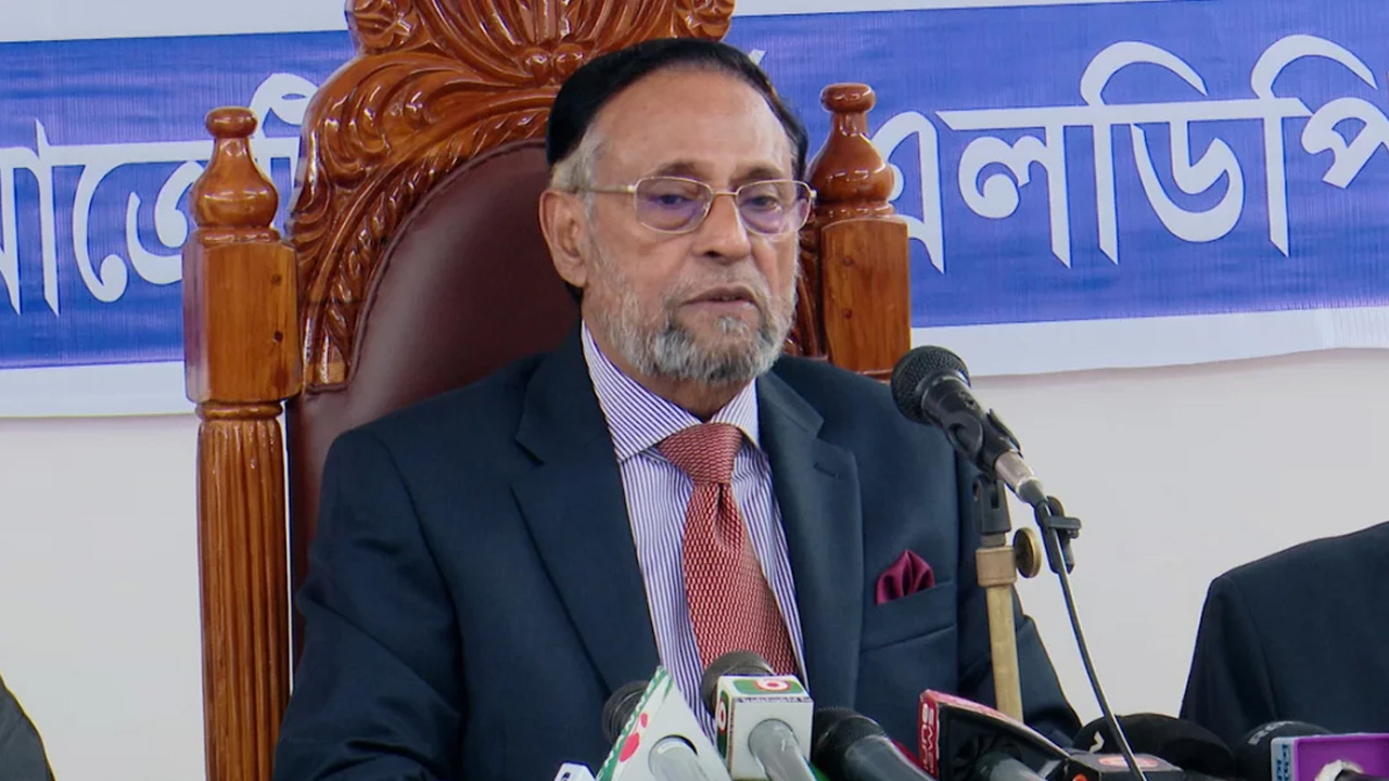 দেশকে রক্তারক্তির হাত থেকে বাঁচানোর আহ্বান কর্নেল অলির