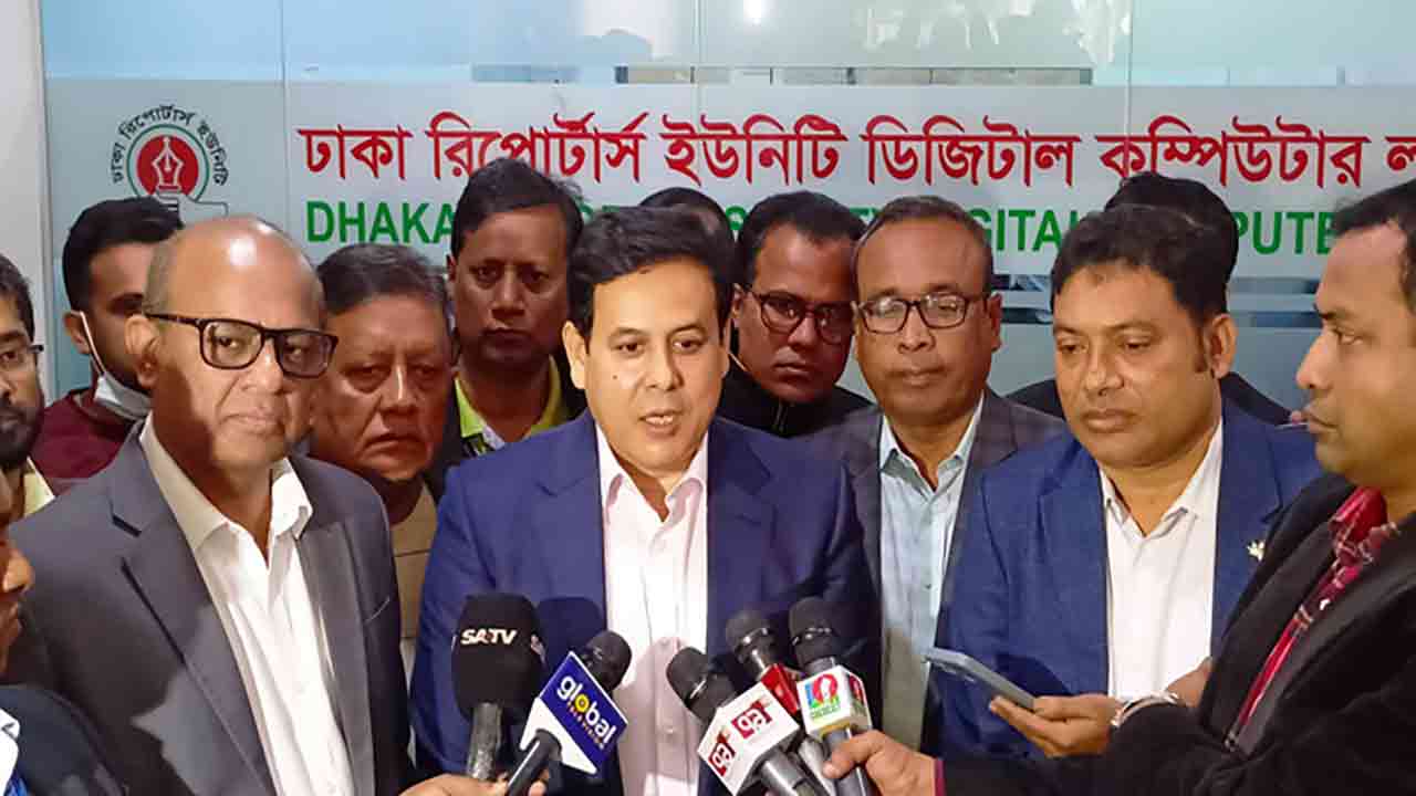ডিএমপির অতিরিক্ত কমিশনার ও কাউন্টার টেরোরিজম অ্যান্ড ট্রান্সন্যাশনাল ক্রাইমের (সিটিটিসি) ইউনিট প্রধান মো. আসাদুজ্জামান। ছবি : সংগৃহীত