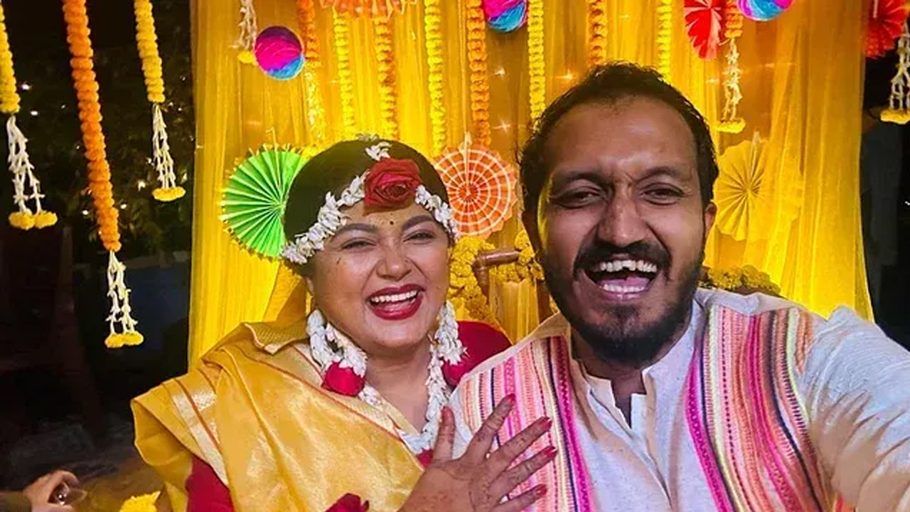 জঙ্গলে প্রেম, লোকালয়ে বিয়ে!