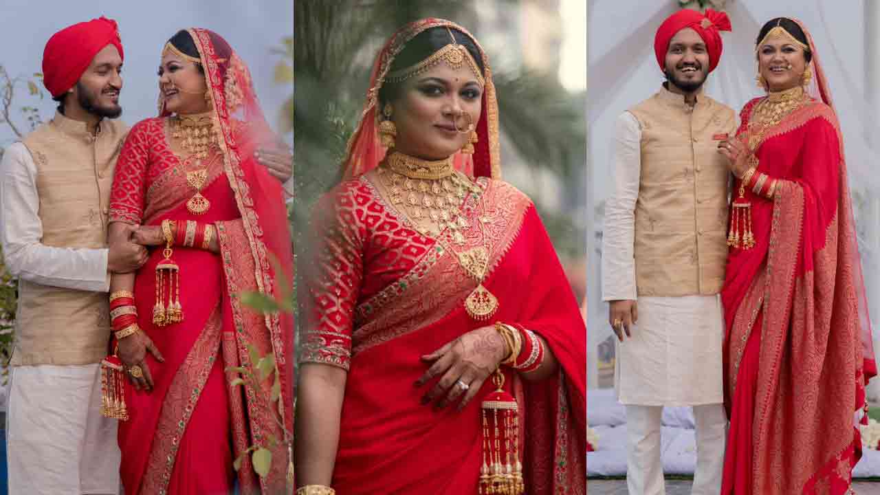 বরের সঙ্গে নববধুর সাজে অভিনেত্রী মৌসুমী হামিদ। ছবি: সংগৃহীত
