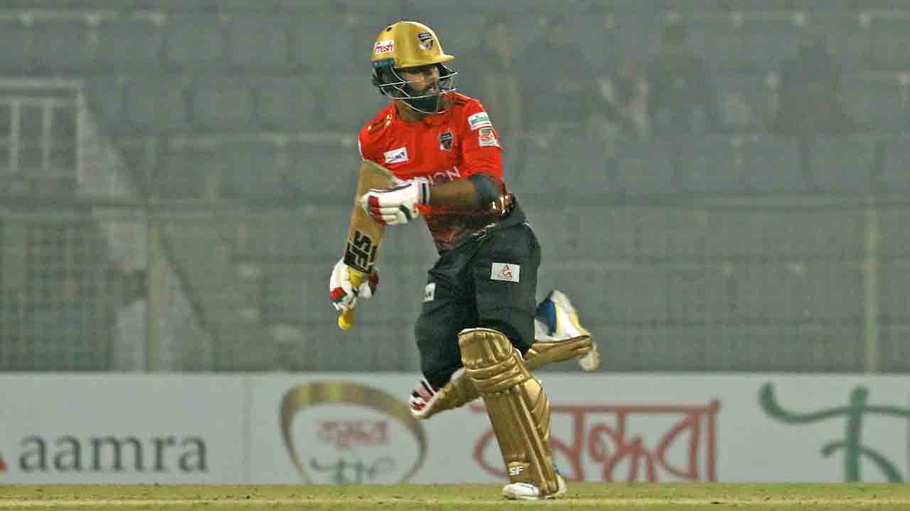 ৬৪ বল ও ৭ উইকেট হাতে রেখেই জয় পেল কুমিল্লা