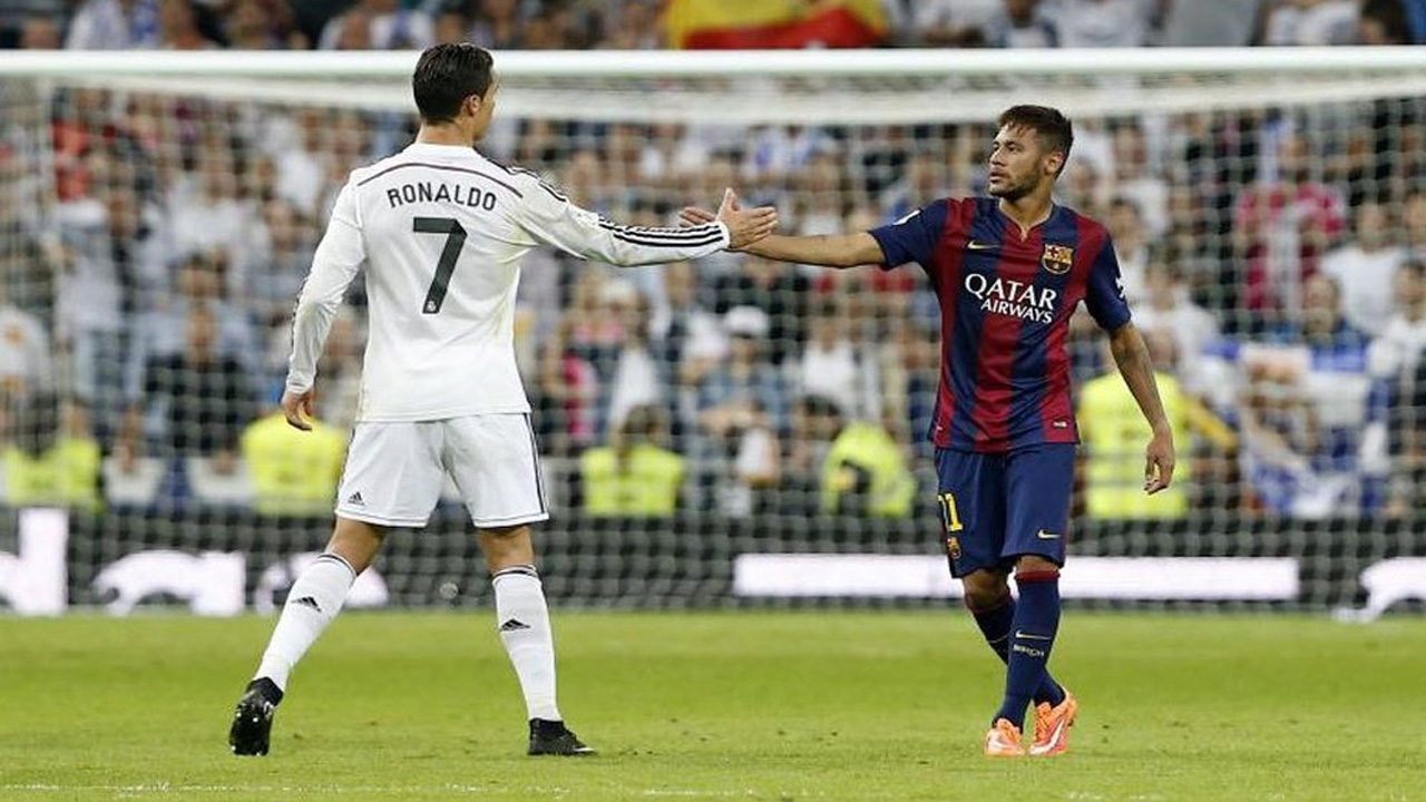 বিশ্ব ফুটবলের দুই কিংদন্তির আজ জন্মদিন