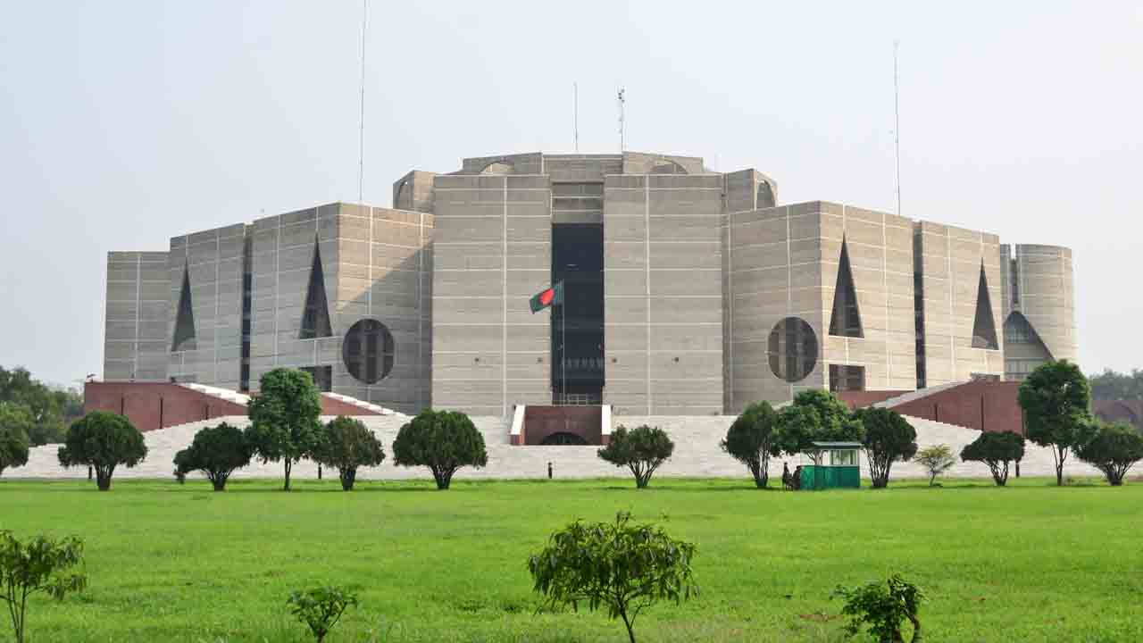 সংরক্ষিত নারী আসনে সবার মনোনয়নপত্র বৈধ