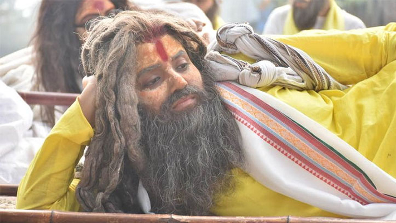 জনপ্রিয় অভিনেত্রী সন্নাসী হলেন কেন