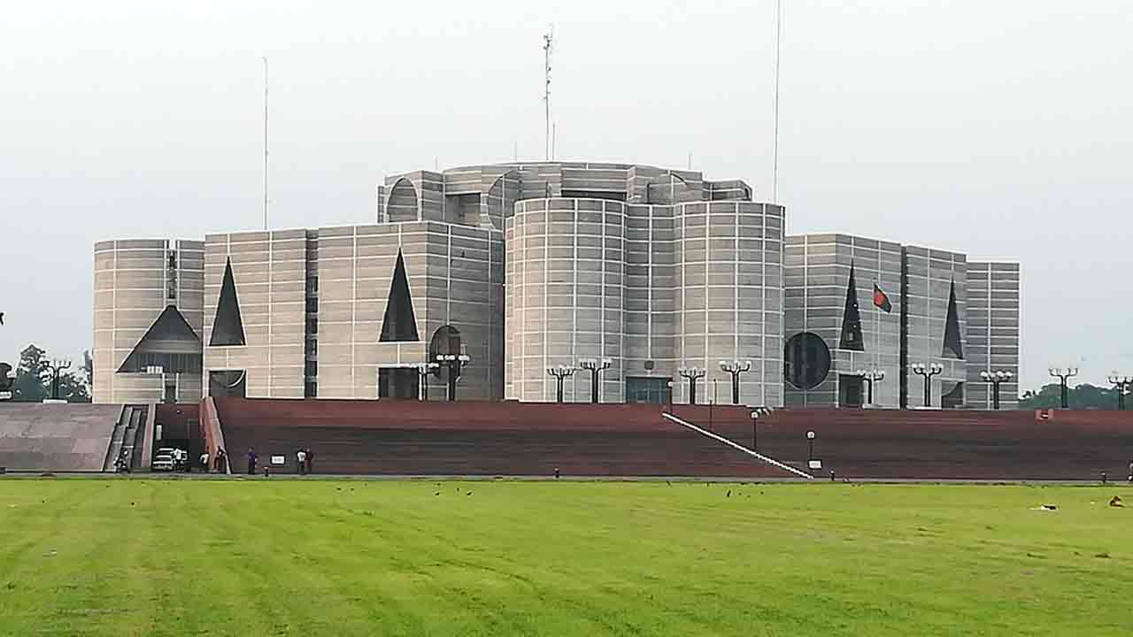 বুধবার এমপি হিসেবে শপথ নেবেন ৫০ নারী