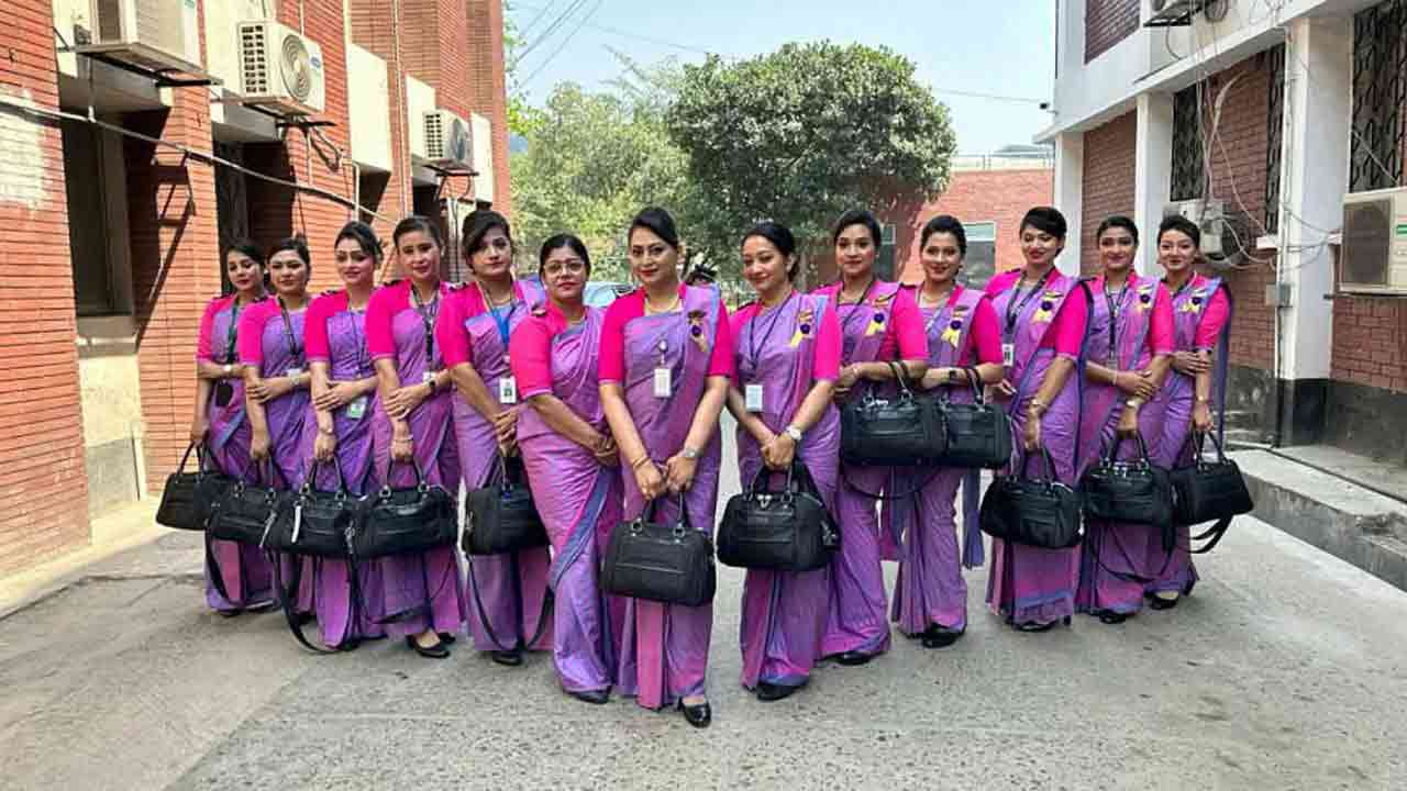 নারী দিবসে যে ফ্লাইটের পাইলট থেকে কেবিন ক্রু সবাই নারী