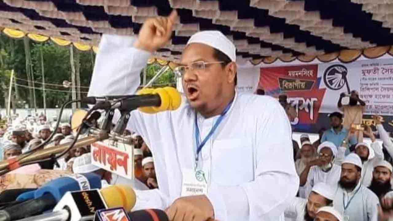 ‘ব্র্যাক বিশ্ববিদ্যালয় দেশকে অশ্লীলতার দিকে ঠেলে দিচ্ছে’