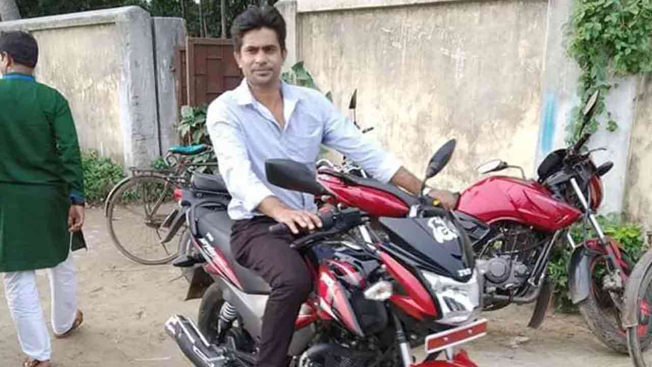 মোটরসাইকেল ছিনিয়ে নিতে গলা কেটে হত্যার পর মুখে আগুন