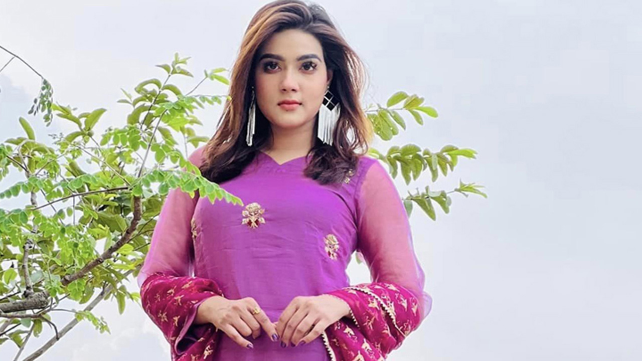 স্বামীর সঙ্গে মাহির আনুষ্ঠানিক বিচ্ছেদ