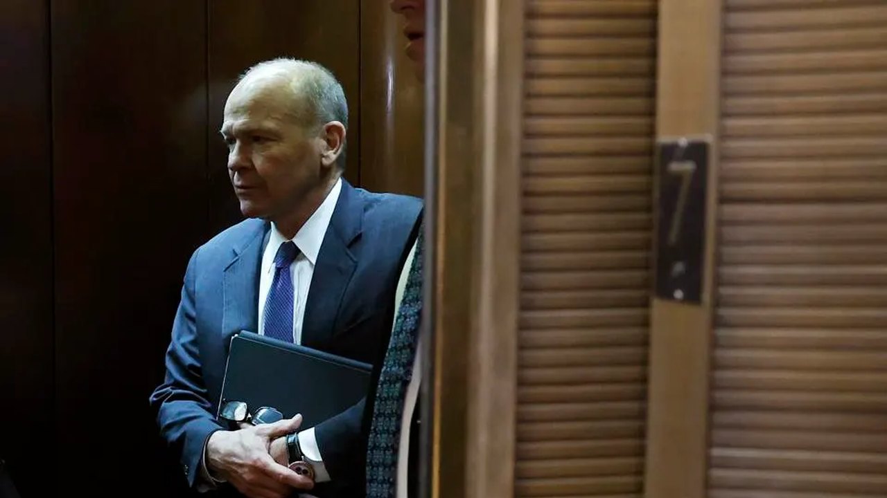 পদত্যাগ করছেন বোয়িং সিইও ডেভ ক্যালহাউন