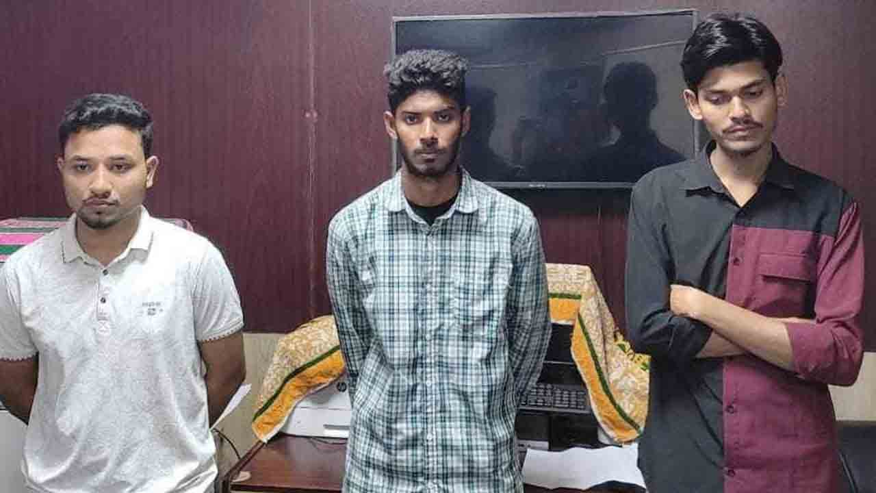 ছিনতাইয়ের অভিযোগে জাবির ৩ শিক্ষার্থী বহিষ্কার। ছবি: সংগৃহীত