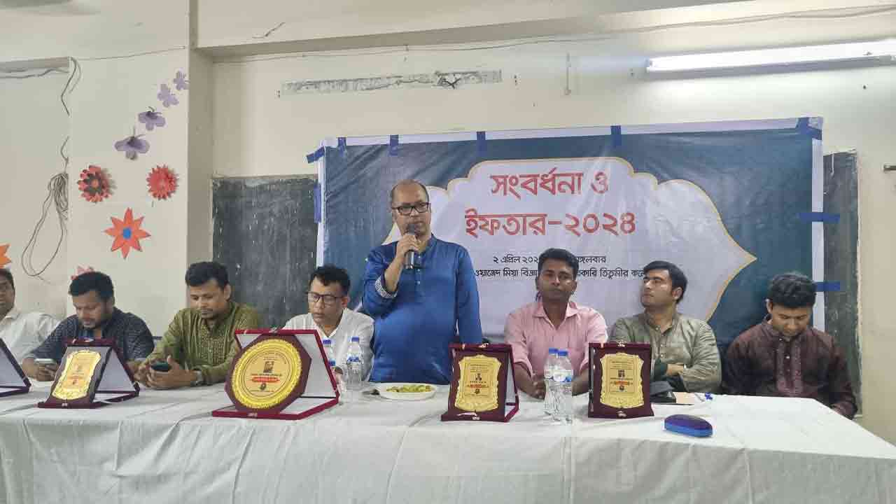 সাংবাদিক নেতা আকতার হোসেনকে সংবর্ধনা 