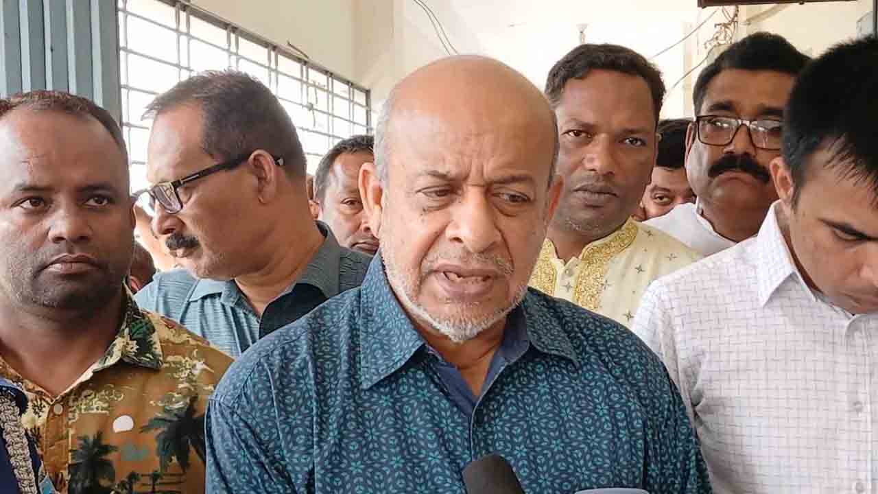 রেলমন্ত্রী জিল্লুল হাকিম। ফাইল ছবি