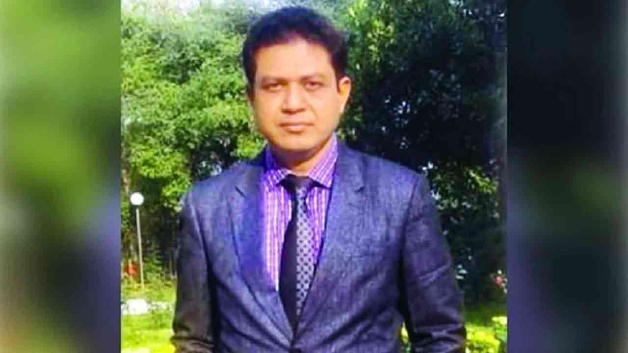 অভিযুক্ত প্রাথমিক শিক্ষা কর্মকর্তা মুন্সী রুহুল আসলাম (ফাইল ছবি)