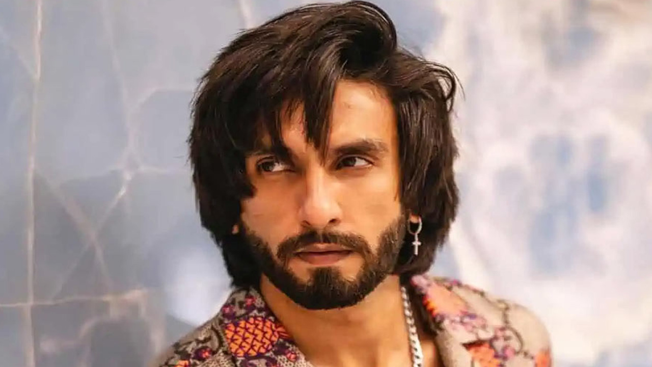 রণবীরের ভিডিও ভাইরাল, উত্তাল নেটদুনিয়া