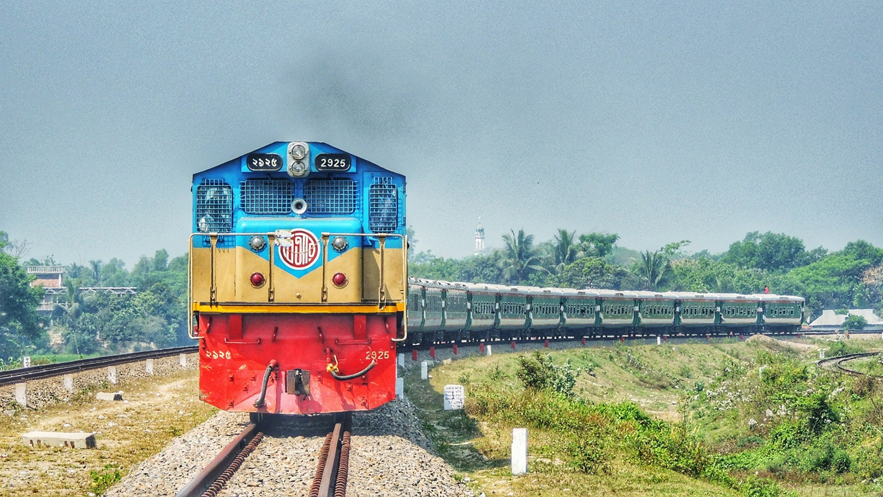 ঢাকা থেকে প্রধান ১৫টি রুটে ট্রেনের ভাড়া যত বাড়ল