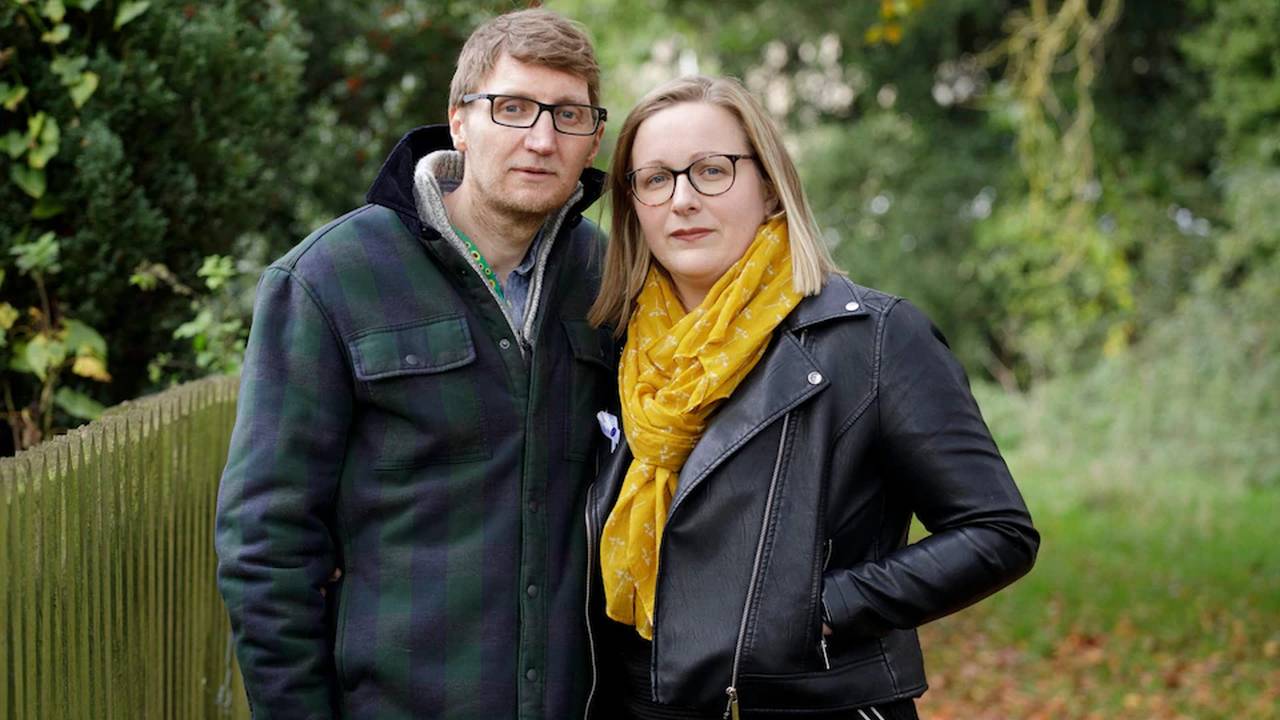 করোনা টিকার পরের দিন মস্তিষ্কে রক্তক্ষরণে স্থায়ী শারীরিক পঙ্গুত্ববরণ করেন জেমি স্কট / ছবি: অ্যান্ড্রু ফক্স