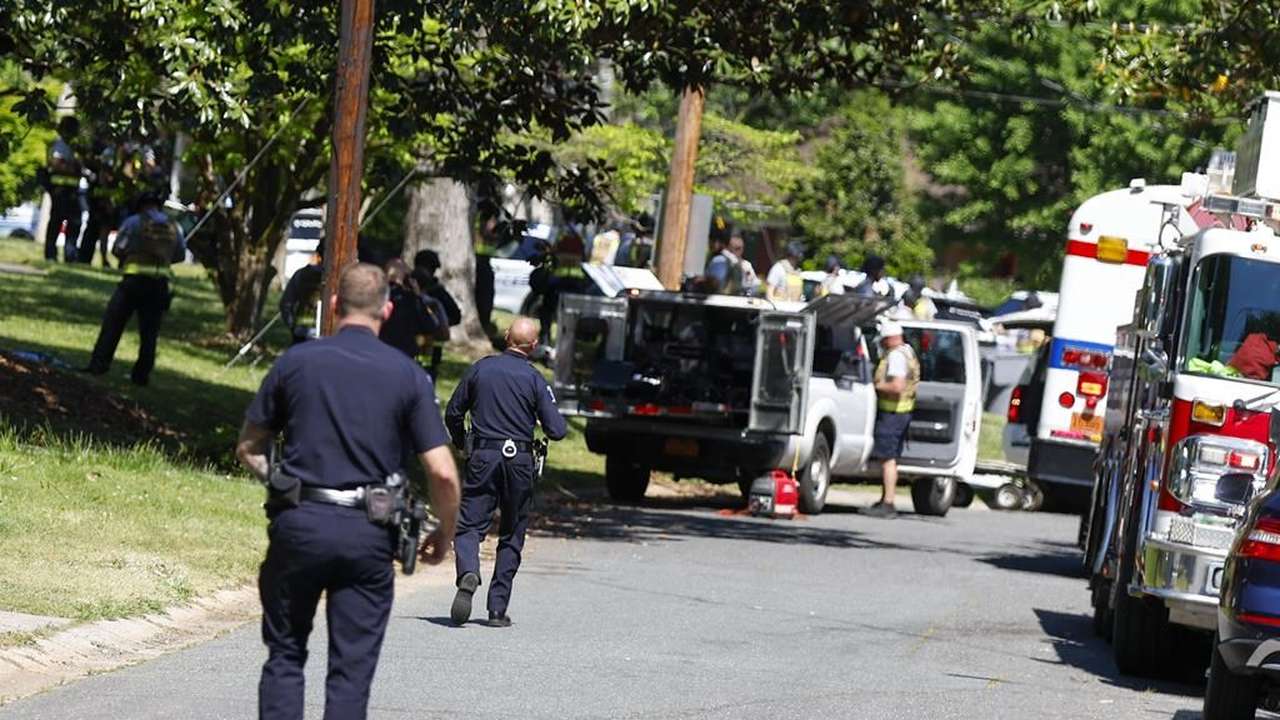 যুক্তরাষ্ট্রের নর্থ ক্যারোলিনার পলাতক ব্যক্তিকে গ্রেপ্তার অভিযানে গোলাগুলির সময় ৪ পুলিশ নিহত / ছবি: সিটিনিউজ টরেন্টো