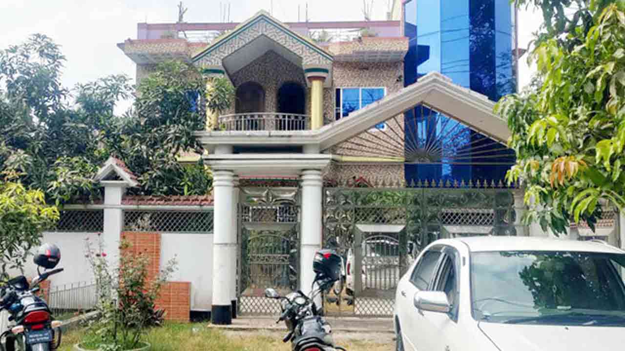 যশোরে চেয়ারম্যান প্রার্থীর বাড়ির সামনে বোমা বিস্ফোরণ