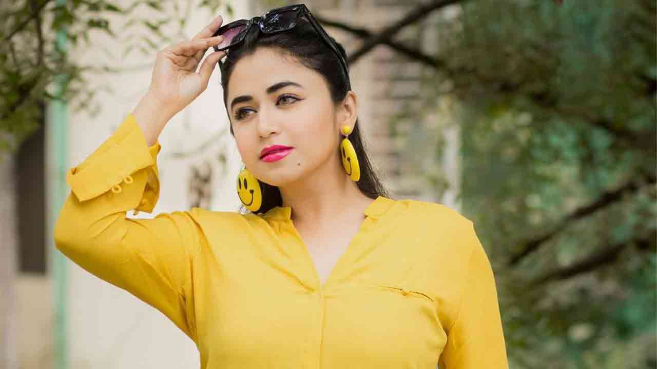 মা দিবসে ‘সুখবর’ দিলেন ফারিয়া শাহরিন