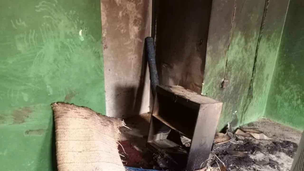 মসজিদে তালা দিয়ে আগুন, ১১ মুসল্লির মৃত্যু