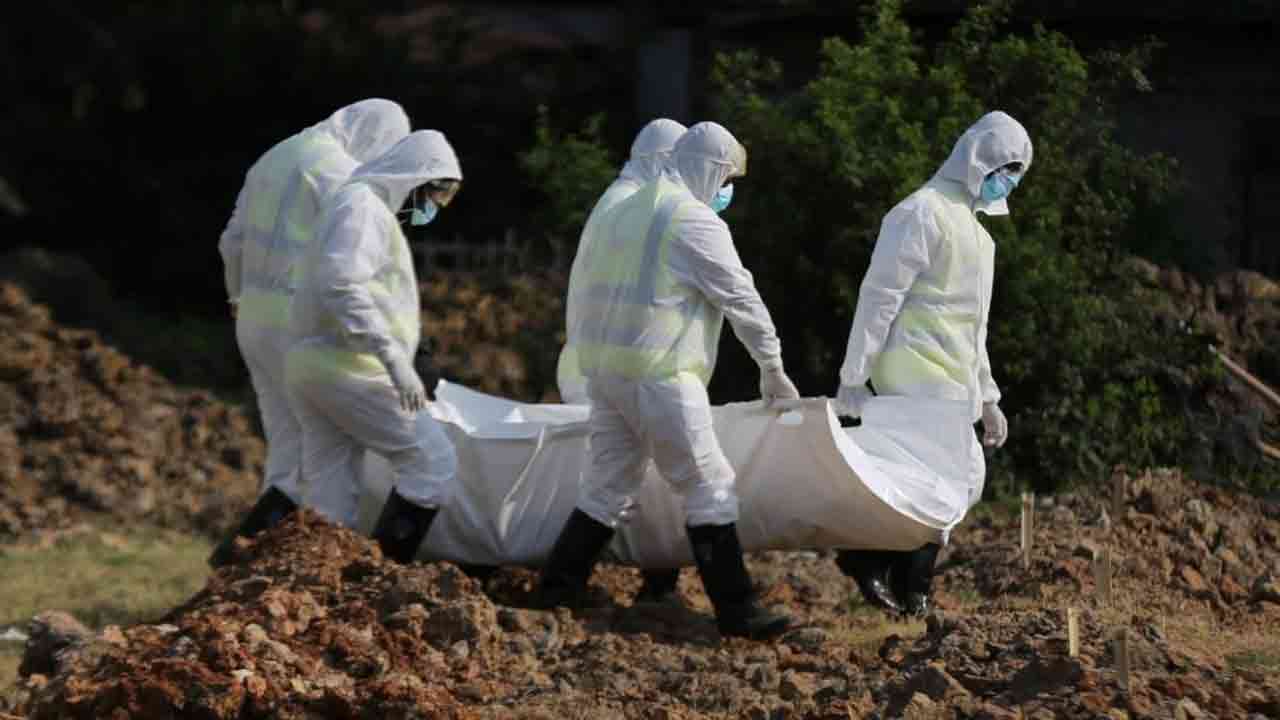 করোনায় এক মাস পরে একজনের মৃত্যু, শনাক্ত ১১