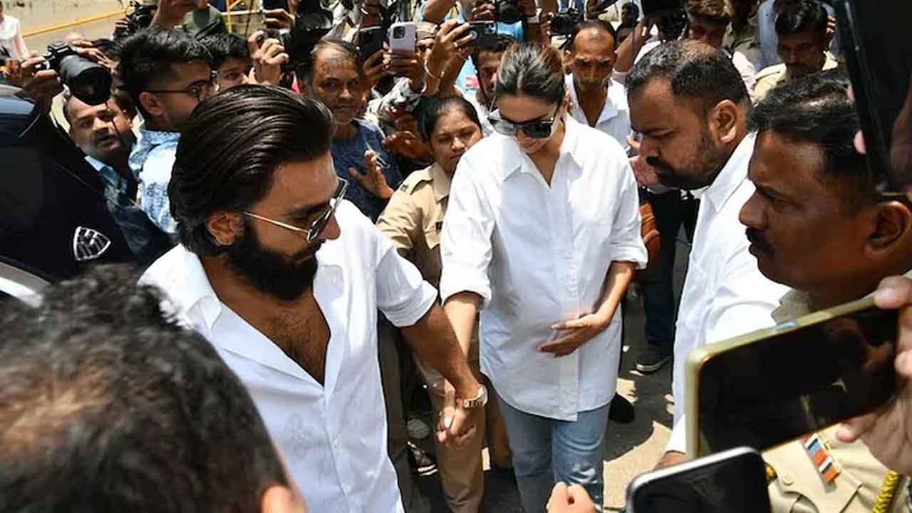 অন্তঃসত্ত্বা দীপিকাকে নিয়ে ভোট কেন্দ্রে রণবীর