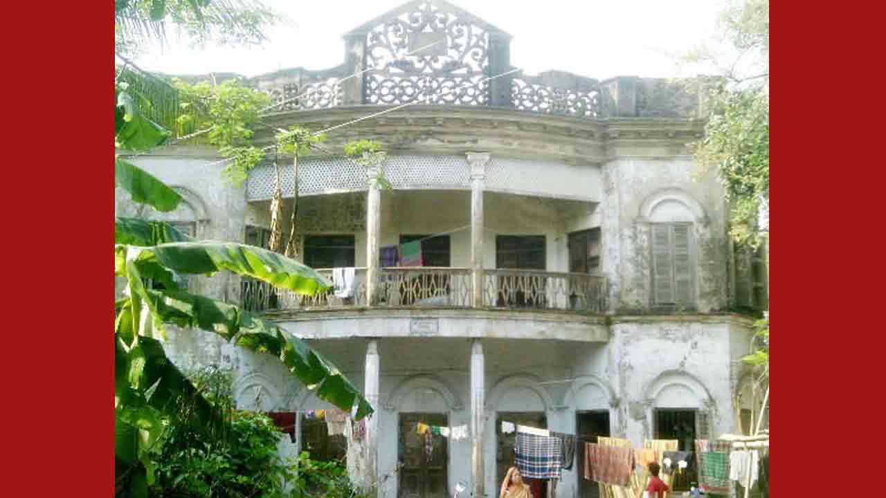 কবি নজরুল-নার্গিসের স্মৃতিবিজড়িত বাড়ি (ছবি-দেশ টিভি)