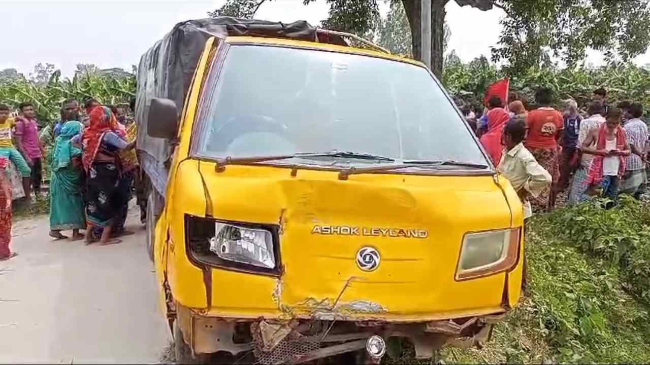 গাইবান্ধায় লোকাল ট্রেন ও পিকআপ ভ্যানের ধাক্কায় আহত ৮