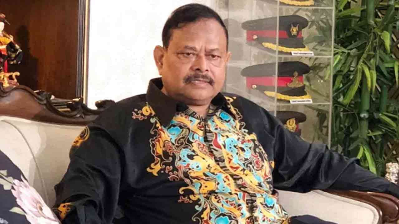 জেনারেল (অব.) আজিজের দুর্নীতির অনুসন্ধান চেয়ে দুদকে আবেদন