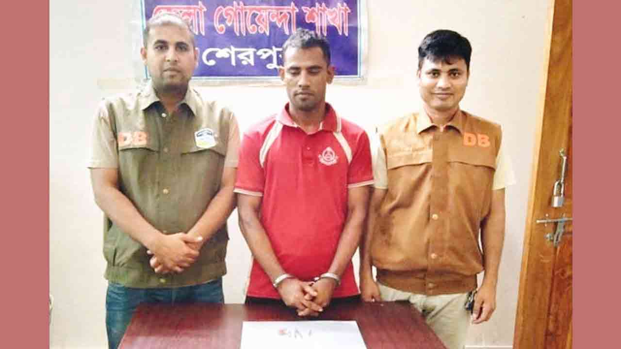 ইয়াবাসহ ইউপি সদস্য গ্রেপ্তার