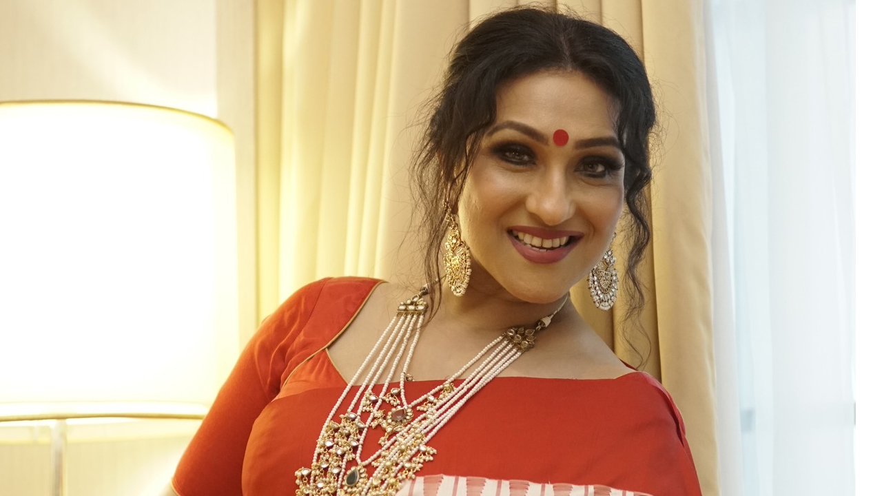 রেশন দুর্নীতিতে ফাঁসছেন ঋতুপর্ণা