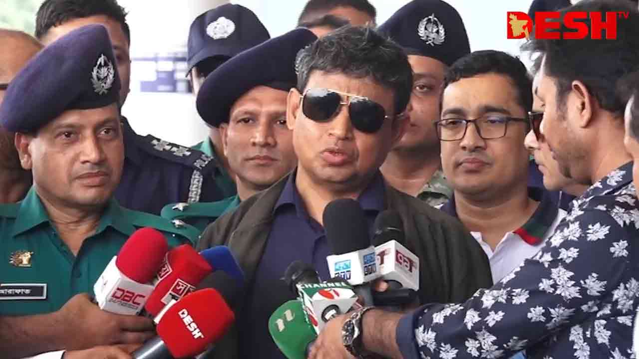 নেপালে যাওয়ার আগে সাংবাদিকদের সঙ্গে কথা বলেন ডিবি প্রধান মুহাম্মদ হারুন অর রশিদ