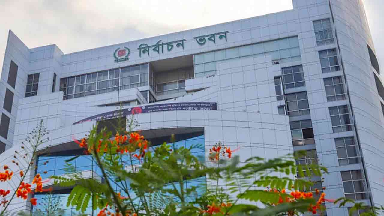 সংসদ নির্বাচনও কয়েক ধাপে করতে চায় নির্বাচন কমিশন