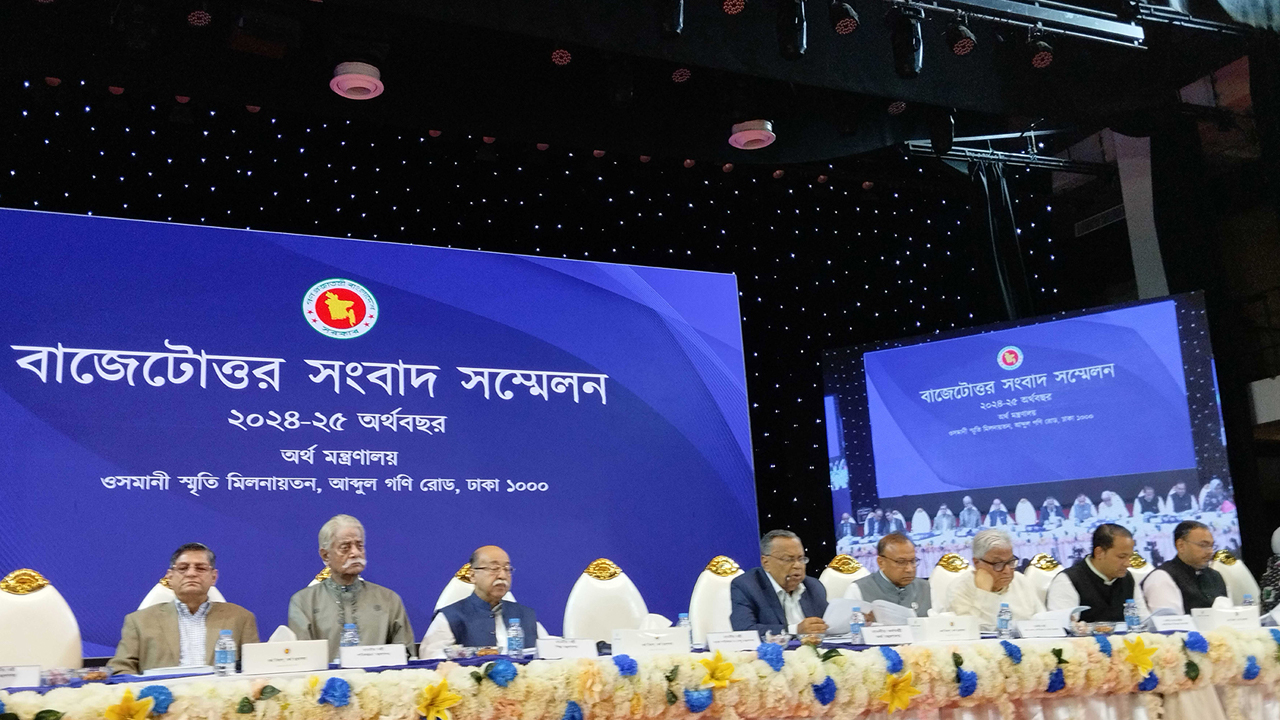 মূল্যস্ফীতি নিয়ন্ত্রণে ৬ মাস অপেক্ষা করতে হবে: অর্থমন্ত্রী