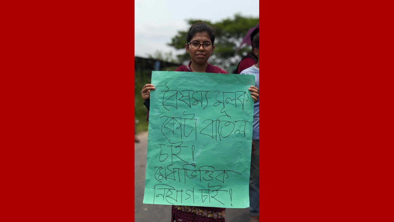 আত্মহননের শিকার শিক্ষার্থী শিফক নূর ইবাদি। / ছবিঃ দেশ টিভি