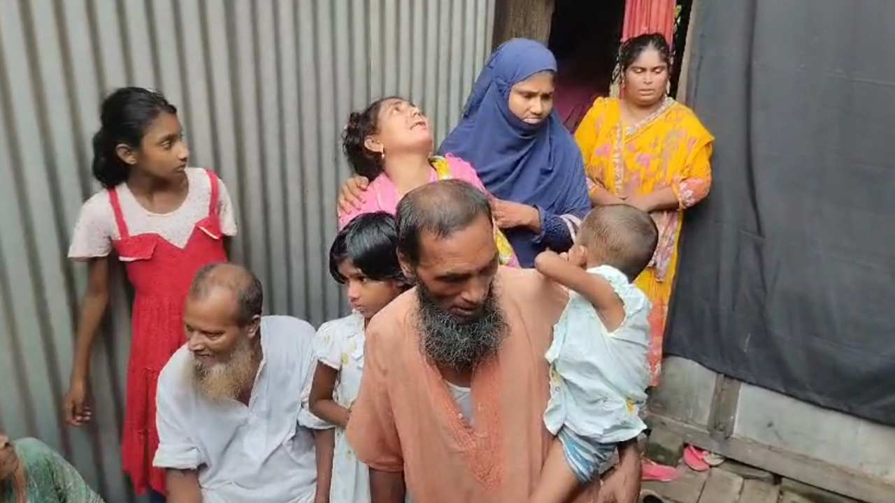 স্বজনদের আহাজারি / ছবি: দেশ টিভি