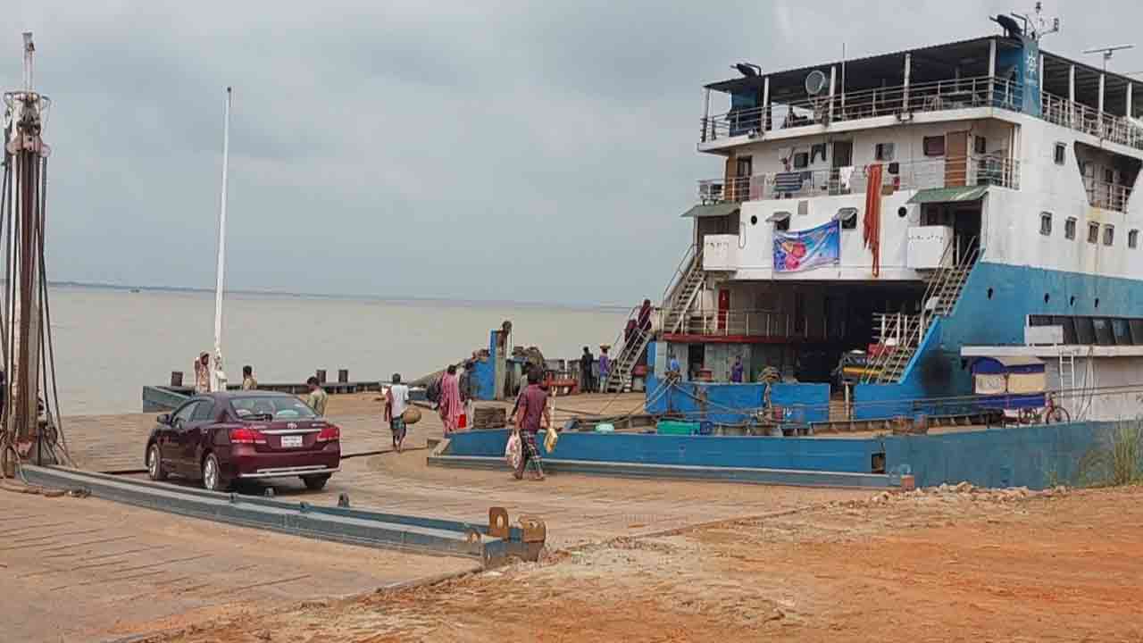 চাপ নেই পাটুরিয়া ঘাটে, ভোগান্তি ছাড়াই স্বস্তির ঈদযাত্রা