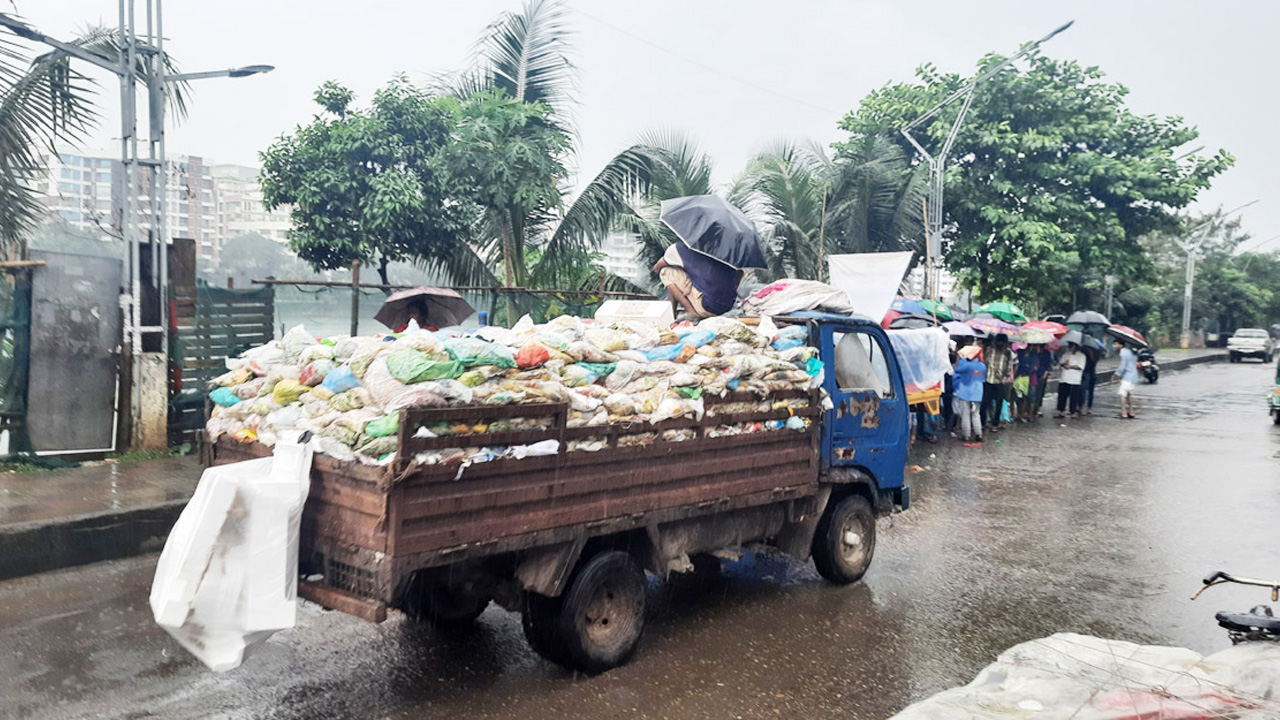 ঢাকার ২ সিটির শতভাগ কোরবানির বর্জ্য অপসারণ