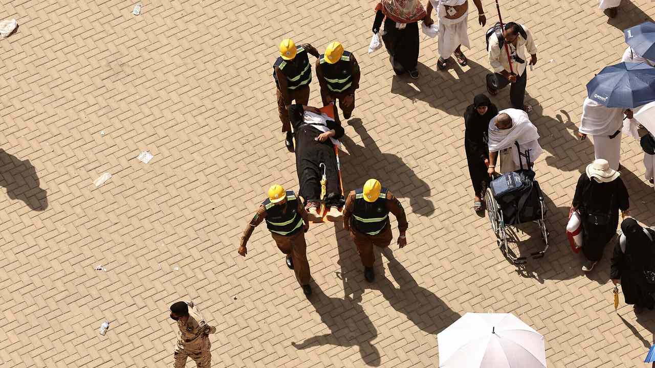 তীব্র তাপপ্রবাহে সৌদিতে ৫৫০ হজযাত্রীর মৃত্যু