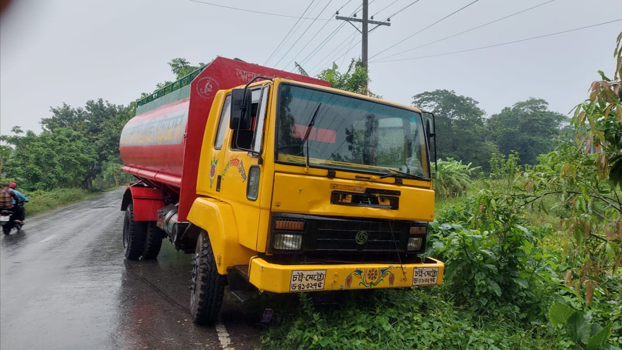 সিএনজিকে ট্যাংকলরির ধাক্কা, শিশু নিহত