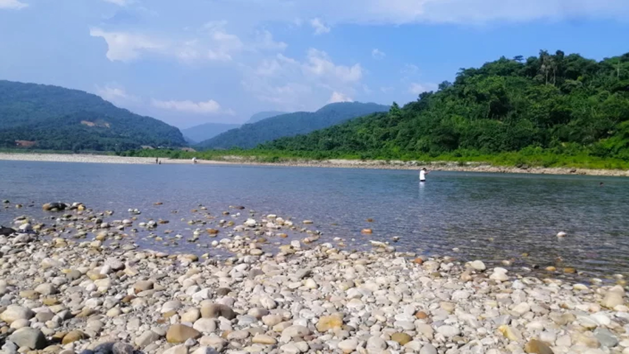 সাদা পাথর পর্যটনকেন্দ্র। ছবি: সংগৃহীত