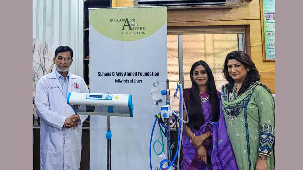 শিশু হাসপাতালে উপহার দিলো সুহানা অ্যান্ড আনিস আহমেদ ফাউন্ডেশন