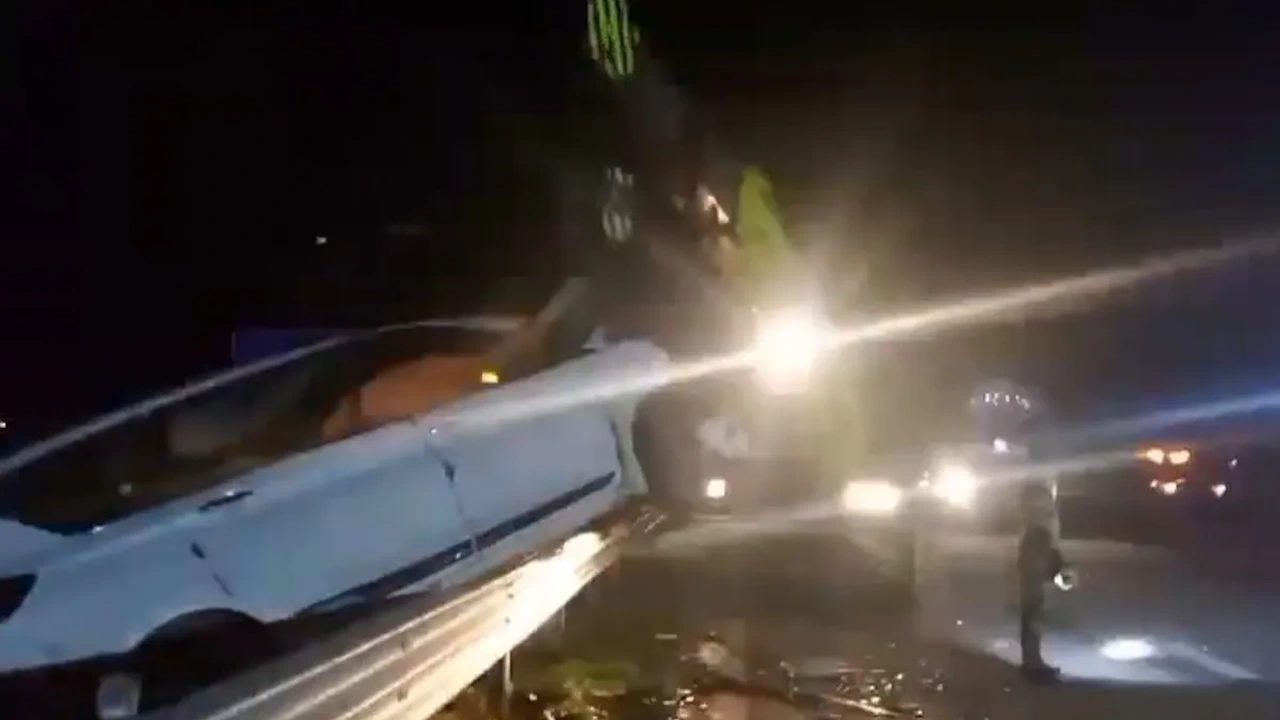 ভারতে মহাসড়কে ভয়াবহ দুর্ঘটনা, নিহত ৬