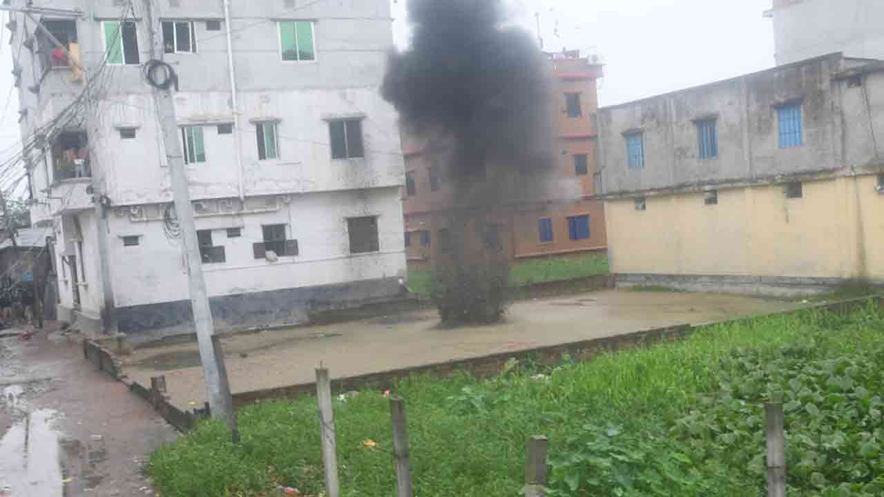 রূপগঞ্জে জঙ্গি আস্তানায় তিন বোমা বিস্ফোরণ