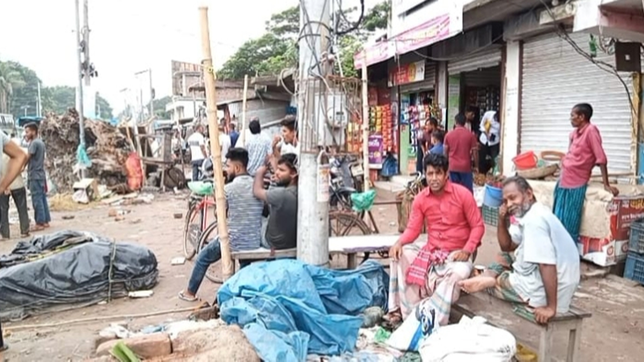 নড়াইলে দুই শতাধিক অবৈধ স্থাপনা উচ্ছেদ