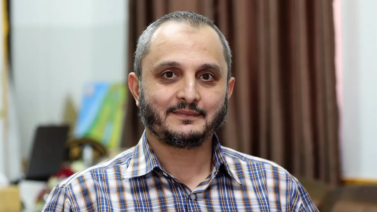 গাজার শ্রম উপমন্ত্রী ইহাব আল-ঘুসেইন / ছবি: ইউরোপ এক্সপ্রেস