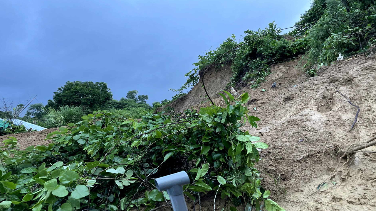 কক্সবাজারে পাহাড় ধসে একদিনে শিশুসহ ৪ মৃত্যু